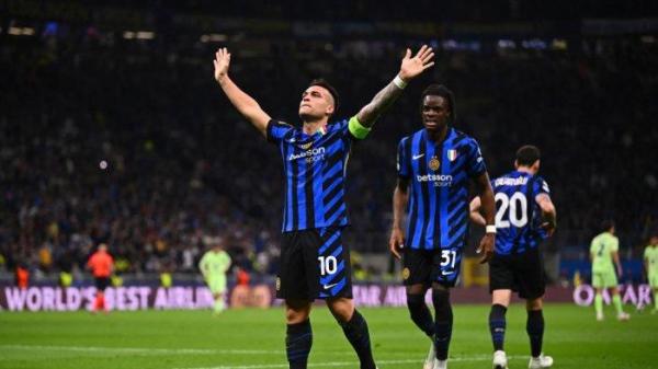 SELEBRASI GOL - Penyerang Inter Milan Lautaro Martinez merayakan gol pertama yang ia cetak saat melawan Barcelona di leg kedua semifinal Liga Champions, Rabu (7/5/2025).