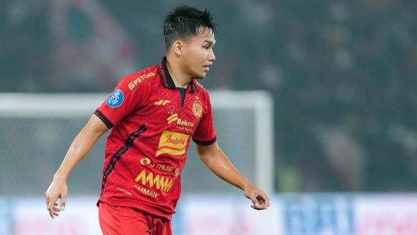 PEMAIN PERSIJA JAKARTA - Potret pemain Persija Jakarta, Witan Sulaeman saat berhadapan dengan Persebaya Surabaya dalam lanjutan Liga 1 2024/2025 di Stadion Gelora Bung Karno, Jakarta, Sabtu, 12 April 2025.
