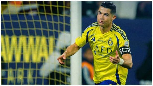 PERAYAAN GOL RONALDO - Selebrasi pemain Al Nassr, Cristiano Ronaldo, setelah mencetak gol ke gawang Al Fateh di Liga Arab Saudi, Senin (27/1/2025).