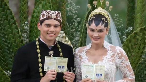LUNA MAYA MENIKAH - Momen pernikahan Luna Maya dan Maxime Bouttier di resor COMO Shambhala Estate, Gianyar, Bali hari ini, Rabu (7/5/2025).
