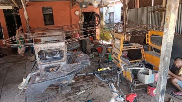 BECAK MOTOR - Pocil Hart Bentor Produk di Desa Poyowa Kecil, Kecamatan Kotamobagu Selatan, Kota Kotamobagu, Sulawesi Utara. Usaha milik Ar Tampoy ini menerima jasa pembuatan kerangka bentor.