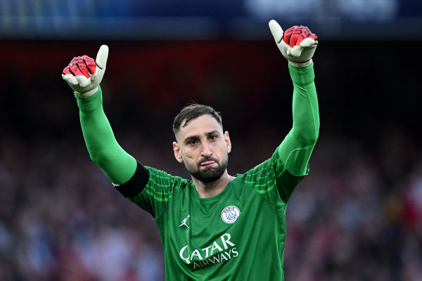 LONDON, ENGLAND - APRIL 29: Gianluigi Donnarumma of Paris Saint-Germain celebrates after teammate Ousmane Dembele (not pictured) scores his team's first goal during the UEFA Champions League 2024/25 Semi Final First Leg match between Arsenal FC and Paris Saint-Germain at Emirates Stadium on April 29, 2025 in London, England. (Photo by Justin Setterfield/Getty Images)