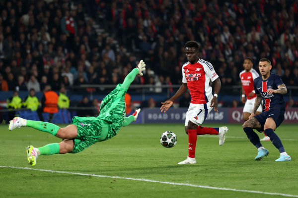 PARIS, FRANCE - MAY 07: Gianluigi Donnarumma of Paris Saint-Germain celebrates at full-time time following the team's victory and subsequent progression into the final after the UEFA Champions League 2024/25 Semi Final Second Leg match between Paris Saint-Germain and Arsenal FC at Parc des Princes on May 07, 2025 in Paris, France. (Photo by Richard Heathcote/Getty Images)