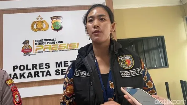 Kasi Humas Polres Metro Jakarta Selatan Kompol Murodih dan Kanit PPA AKP Citra Ayu. (Taufiq/detikcom)