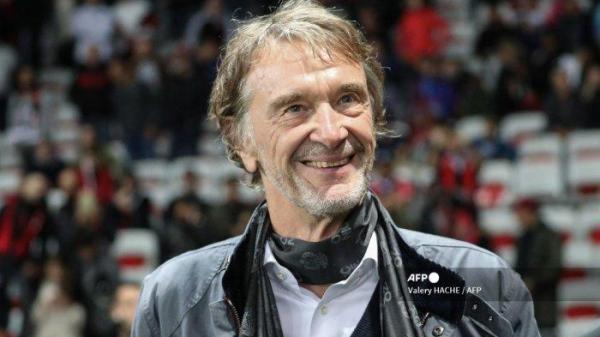 Ketua Grup INEOS asal Inggris Sir Jim Ratcliffe berada pada pertandingan Liga Prancis antara OGC Nice (OGCN) dan Paris Saint-Germain (PSG) di stadion Allianz Riviera di Nice, 18 Oktober 2019.