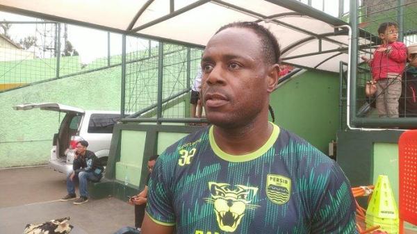 Bek Persib, Victor Igbonefo