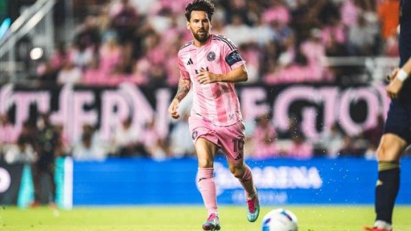 LA PULGA - Aksi Lionel Messi dalam pertandingan leg kedua semifinal Liga Champions Concacaf antara Inter Miami vs Vancouver Whitecaps di Chase Stadium, Kamis (1/5/2025). (Twitter Inter Miami - 1/5/2025)