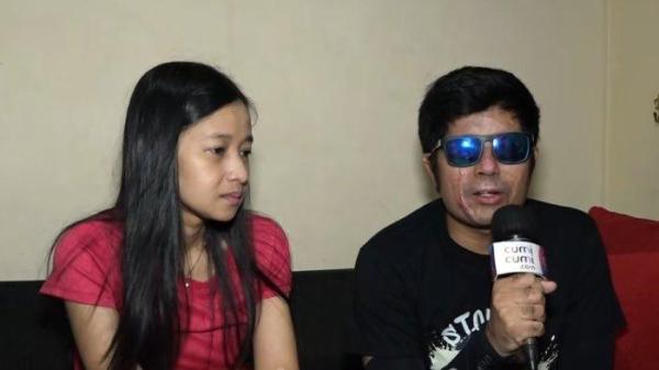 AGUS JUALAN KAOS - Agus Salim kini menjual kaos bertuliskan 