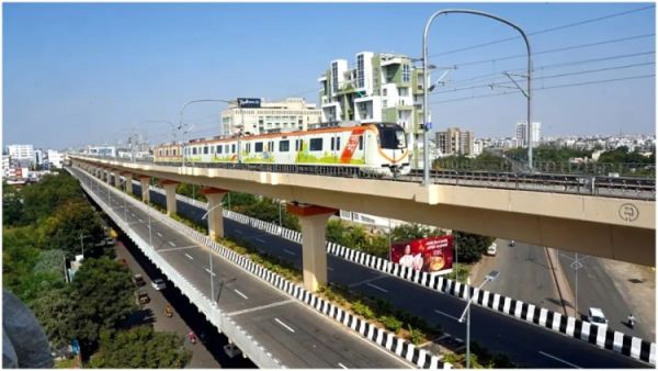 pune double decker ANI 1747461921951 1