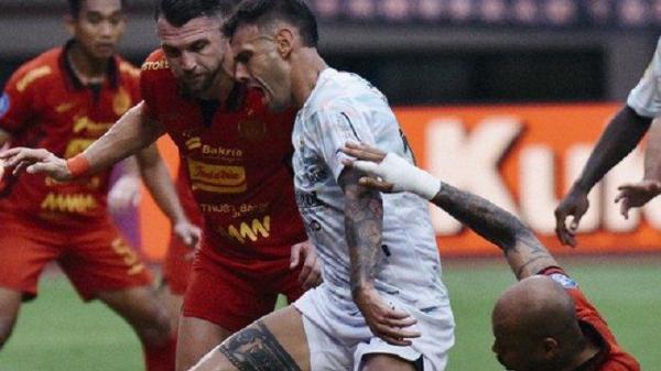 LAGA SERU - Pertandingan Persija vs Persib di Liga 1, 16 Februari 2025