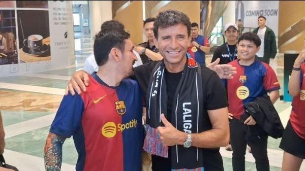 LUIS MILLA DI INDONESIA - Eks pelatih Timnas Indonesia dan Persib Bandung asal Spanyol, Luis Milla kembali ke Indonesia. Kali ini kedatangan Luis Milla di Indonesia bukan untuk melatih melainkan untuk merayakan LALIGA dengan menyaksikan pertandingan EL Clasico, Real Madrid vs Barcelona di The Dom, Senayan Park, Jakarta, Minggu (11/5/2025). Kedatangan Luis Milla membuka spekulasi latih Bali United atau Persija Jakarta.
