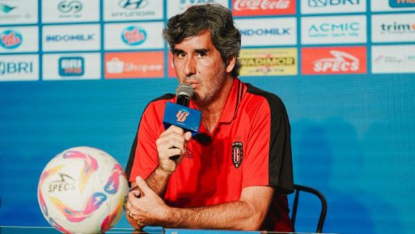 PELATIH BALI UNITED - Pelatih Bali United, Stefano Cugurra dalam konferensi pers pra laga melawan Persita Tangerang, Sabtu (1/3).