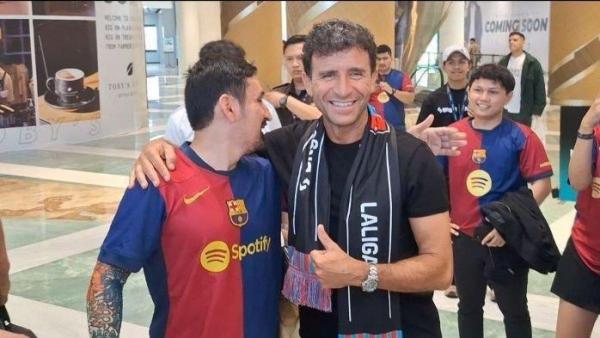 LUIS MILLA DI INDONESIA - Eks pelatih Timnas Indonesia dan Persib Bandung asal Spanyol, Luis Milla kembali ke Indonesia. Kali ini kedatangan Luis Milla di Indonesia bukan untuk melatih melainkan untuk merayakan LALIGA dengan menyaksikan pertandingan EL Clasico, Real Madrid vs Barcelona di The Dom, Senayan Park, Jakarta, Minggu (11/5/2025).