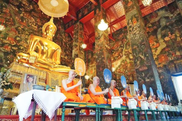 รายงานพิเศษ - พิธีเจริญพระพุทธมนต์ เวียนเทียนวันวิสาขบูชา