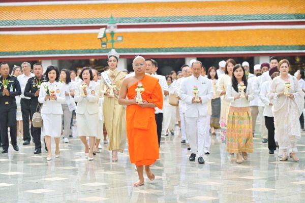 รายงานพิเศษ - พิธีเจริญพระพุทธมนต์ เวียนเทียนวันวิสาขบูชา