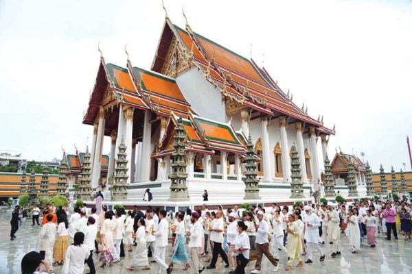 รายงานพิเศษ - พิธีเจริญพระพุทธมนต์ เวียนเทียนวันวิสาขบูชา