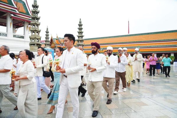 รายงานพิเศษ - พิธีเจริญพระพุทธมนต์ เวียนเทียนวันวิสาขบูชา