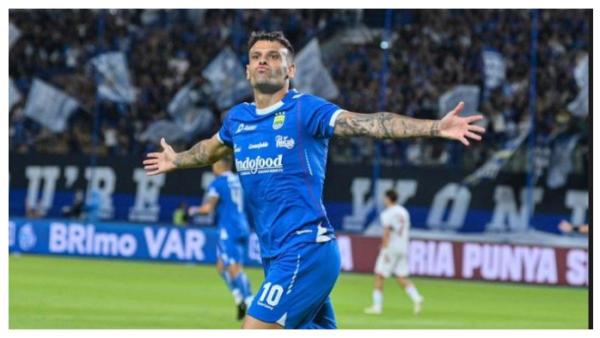 PROFIL- Foto Selebrasi gelandang Persib Bandung asal Spanyol Tyronne del Pino usai menjebol gawang Malut United, namun gol dianulir VAR. Pertandingan pekan ke-14 Liga 1 2024-2025 antara Persib vs Malut United, digelar Jumat (13/12/2024) di Stadion Gelora Bandung Lautan Api (GBLA). diakses dari (KOMPAS.com/ADIL NURSALAM) Selasa (15/4/2025) Terbaru
