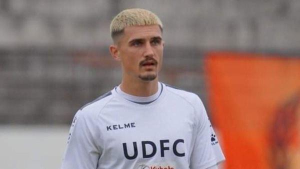 Potret Arnold Suew, winger berkebangsaan Jerman yang santer dikaitkan dengan Persija Jakarta untuk perhelatan Liga 1 musim mendatang (2024/2025). Jakmania ingin Arnold Suew bergabung, tapi belum ada informasi resmi dari klub.