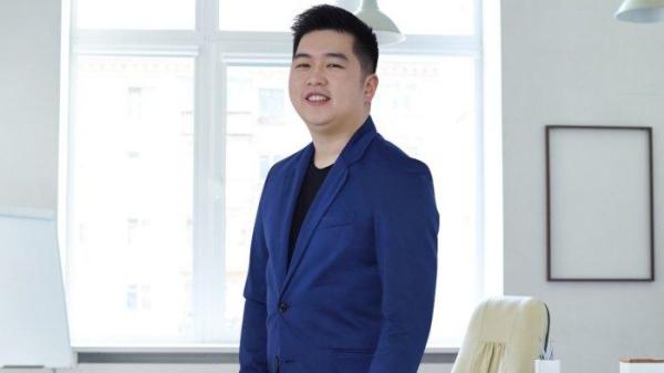 PENGUSAHA MUDA - Billy Ching adalah pengusaha Indonesia yang malang-melintang di industri hiburan Indonesia dan kerap membuat event skala internasional. Misalnya event Viral Fest Asia dan Nas Summit yang menghadirkan Vlogger internasional Nas Daily bersama WebTVAsia.
