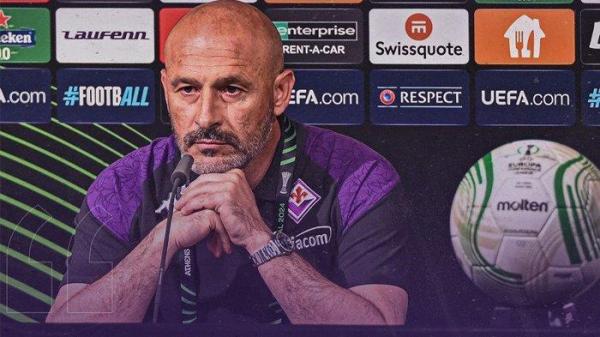Pelatih Fiorentina, Vincenzo Italiano.