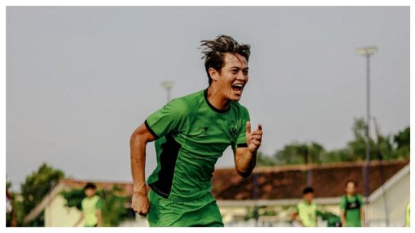 SESI LATIHAN - Potret Alfeandra Dewangga saat sesi latihan bersama PSIS Semarang pada Kamis (10/4/2025). Terbaru Alfeandra Dewangga dikaitkan dengan dua klub besar Liga 1.