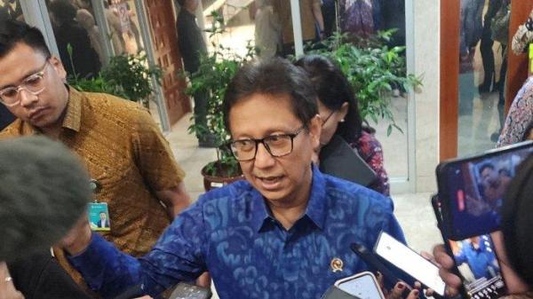 POLEMIK MUTASI DOKTER - Menteri Kesehatan (Menkes) Budi Gunadi Sadikin, menjelaskan mutasi Dr. Piprim Basarah Yanuarso SpA(K), staf pengajar senior di Departemen Ilmu Kesehatan Anak FKUI-RSCM, Jakarta, dari Rumah Sakit Cipto Mangunkusumo (RSCM) ke RS Fatmawati. Budi menegaskan, mutasi yang dilakukan sejak enam bulan lalu merupakan bagian dari upaya menciptakan pemerataan serta menghapus praktik-praktik yang tidak sehat dalam sistem layanan kesehatan nasional.