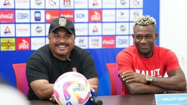 PRA LAGA - Pelatih kepala Malut United Imran Nahumarury dalam sesi konferensi pers sebelum laga menghadapi Persib Bandung pada pekan ke-31 Liga 2024/2025, Kamis (1/5/2025). <div class=