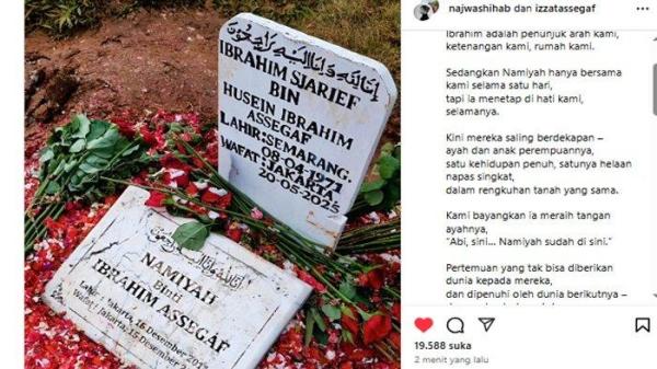CURHATAN NAJWA SHIHAB- Najwa Shihab akhirnya berziarah ke tempat peristirahatan terakhir suaminya, Ibrahim Sjarief Assegaf di TPU Jeruk Purut, Kamis, (23/5/2025).