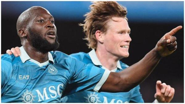 SELEBRASI NAPOLI - Pemain Napoli Romelu Lukaku dan Scott McTominay merayakan gol ke gawang Empoli pada pertandingan pekan ke-32 Liga Italia 2024/2025 di Stadion Diego Armando Maradona, Selasa (15/4/2025). (Instagram Napoli - 15/4/2025)