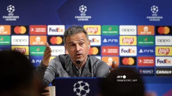 Pelatih kepala Paris Saint-Germain asal Spanyol Luis Enrique memberikan konferensi pers di Poissy, sebelah barat Paris, pada 18 September 2023, menjelang pertandingan sepak bola Matchday 1 Liga Champions UEFA melawan Borussia Dortmund. FRANCK FIFE / AFP