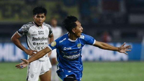 Aksi selebrasi gol Beckham Putra di laga Persib Bandung kontra Bali United di pekan ke-29 Liga 1 2024, Jumat (18/4). Beckham Putra dipanggil Patrick Kluivert untuk memperkuat Timnas Indonesia.