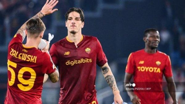 SOSOK ZANIOLO - Gelandang AS Roma, Nicolo Zaniolo (tengah) merayakan kemenangan 3-1 atas Ludogorets selama pertandingan sepak bola Grup C Liga Eropa UEFA di Olimpico Stadium, pada 3 November 2022.