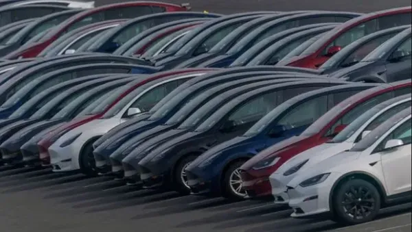 Mobil listrik Tesla.