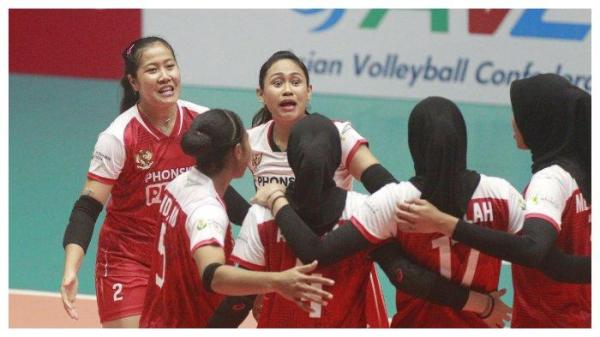 Perayaan kemenangan Timnas voli putri Indonesia saat mengalahkan Australia pada pertandingan AVC Challenge Cup 2023 Grup E di GOR Tri Dharma, Gresik, Rabu (22/6/2023). Timnas voli putri Indonesia menang 3-0.