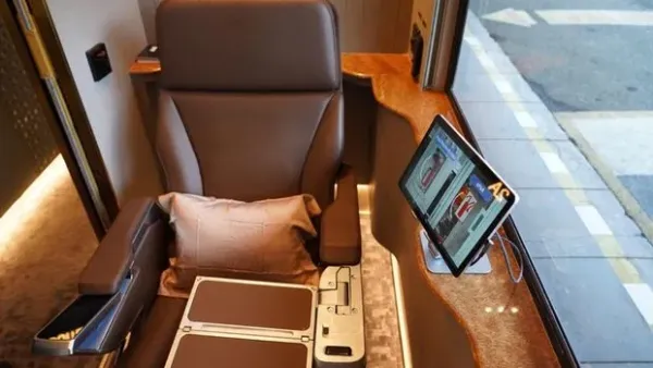 Kereta Suite Class Compartment di KA Argo Bromo Anggrek.
