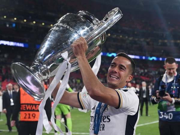 Real Madrid's Lucas Vazquez with the Champions League trophy on June 1, 2024