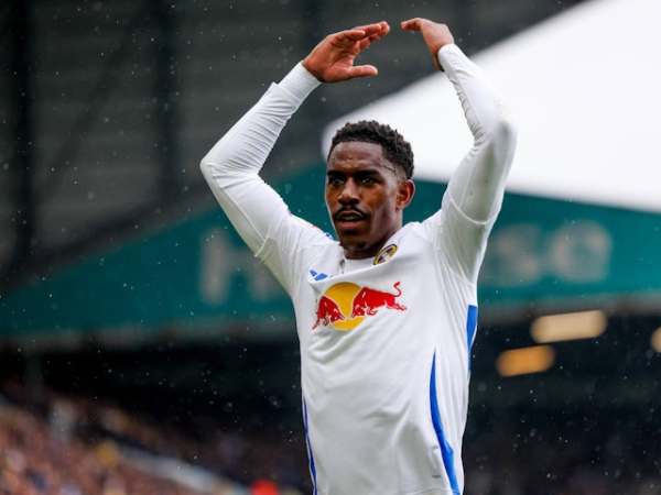 Leeds United's left-back Junior Firpo on April 21, 2025