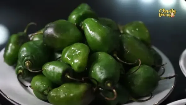 teh shanty bikin ase cabe atau oseng cabe gendot