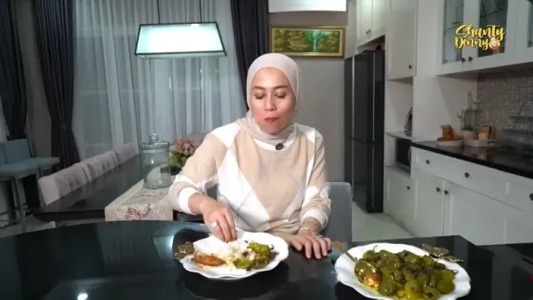 teh shanty bikin ase cabe atau oseng cabe gendot