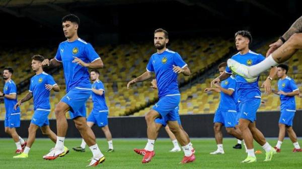 LATIHAN MALAYSIA - Para pemain Timnas Malaysia melakukan sesi latihan di Stadion Bukit Jalil menjelang pertandingan menghadapi Tanjung Verde pada ajang FIFA Matchday Juni 2025, Senin (2/6/2025). (Instagram FAM - 3/6/2025)