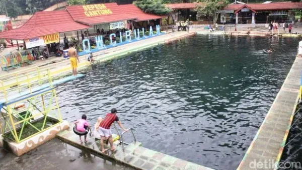 Kolam Renang Cibulan di Kuningan.