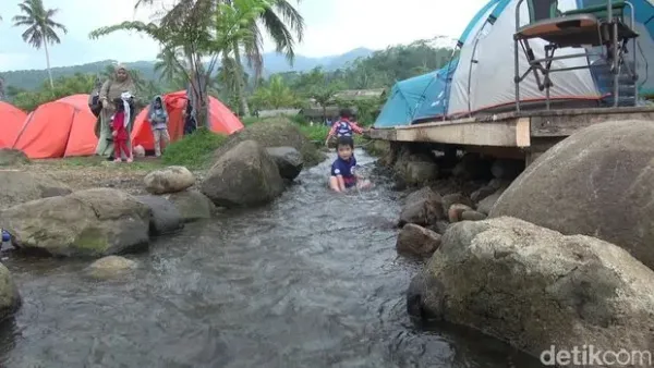 Wisata Mata Air Cimincul yang berada di Pasanggrahan, Kecamatan Kasomalang, Kabupaten Subang.