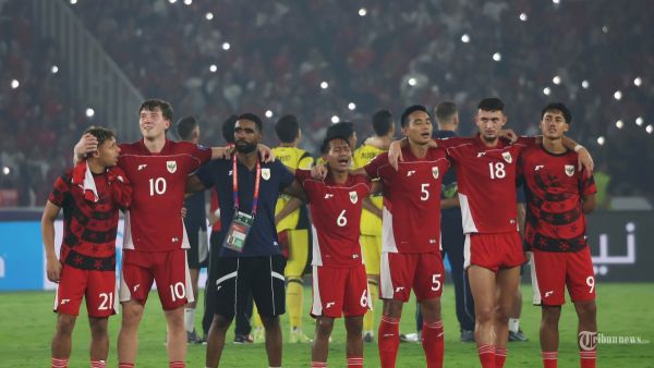 KUALIFIKASI PIALA DUNIA - Pesepak bola Timnas Indonesia usai melawan Timnas China pada Kualifikasi Piala Dunia 2026 zona Asia di Stadion Gelora Bung Karno (GBK) Jakarta, Kamis (5/6/2025). Indonesia berhasil memenangkan pertandingan dengan skor tipis 1-0 melawan China. Di foto menggunakan kamera Canon EOS R1 dan lensa RF 100-500mm. TRIBUNNEWS/HERUDIN
