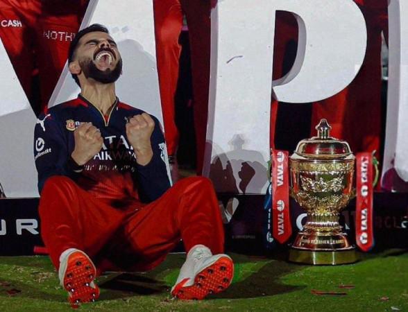 RCB wins IPL 2025: Virat Kohli kisses his trophy, poses with Chris Gayle, AB de Villiers as trio celebrate big win