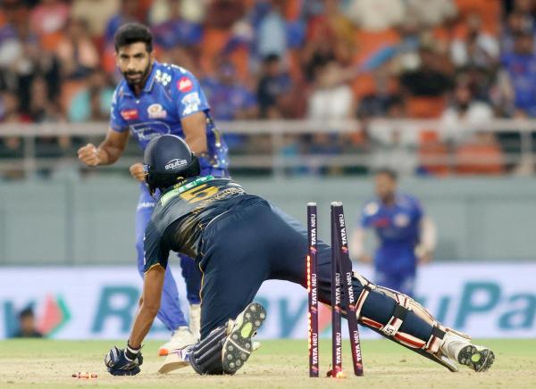 Mumbai Indians bowler Jasprit Bumrah celebrate the wicket of Washington Sundar during their IPL T20 eleminator match at the New Chandigarh Stadium.