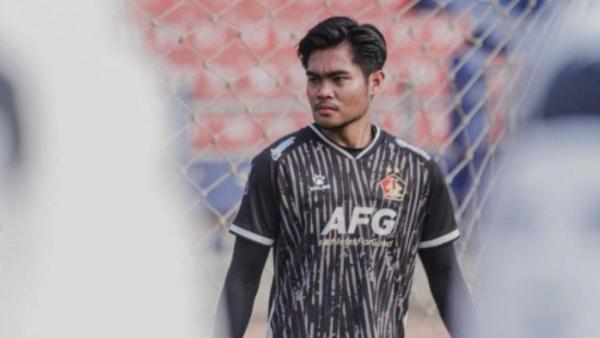Kiper Kartika Ajie saat berseragam Persik Kediri, kini telah berlabuh ke Persita Tangerang, Minggu 19 November 2023