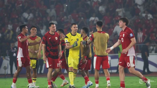 KUALIFIKASI PIALA DUNIA - Pesepak bola Timnas Indonesia usai melawan Timnas China pada Kualifikasi Piala Dunia 2026 zona Asia di Stadion Gelora Bung Karno (GBK) Jakarta, Kamis (5/6/2025). Indonesia berhasil memenangkan pertandingan dengan skor tipis 1-0 melawan China. Di foto menggunakan kamera Canon EOS R1 dan lensa RF 100-500mm. TRIBUNNEWS/HERUDIN
