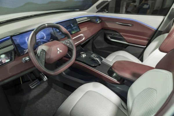 Detail eksterior dan interior Mitsubishi DST Concept yang tampil di Vietnam. Foto: Dok. AutoPro Vietnam