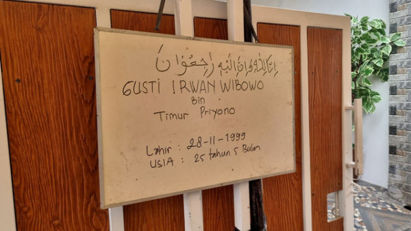 Rumah duka Gusti Irwan Wibowo alias Gustiwiw di Jati Melati, Pondok Melati, Bekasi, Jawa Barat, Minggu (15/6/2025). <br> Foto: Vincentius Mario/kumparan